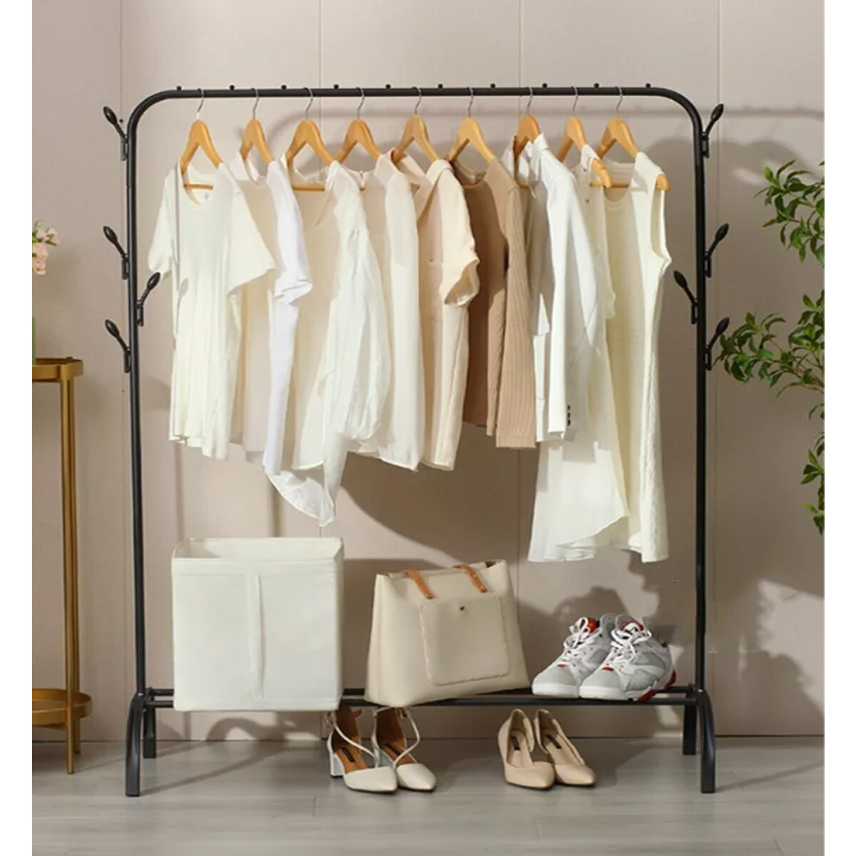 Perchero De Caño Largo Ganchos Y Estante Inferior - Negro 