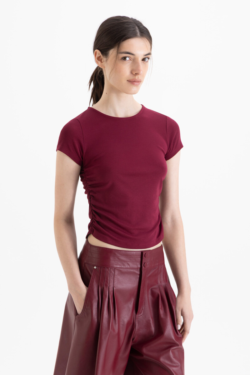 REMERA DELFINA Bordo
