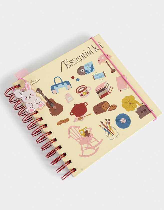 Anotadores Cuadernos y Memos Cuaderno Cuadrado Tapa Dura Con Stickers Y Charm - Amarillo Claro