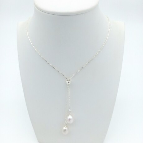 Corbatero de plata 925 con perlas de río. Corbatero de plata 925 con perlas de río.