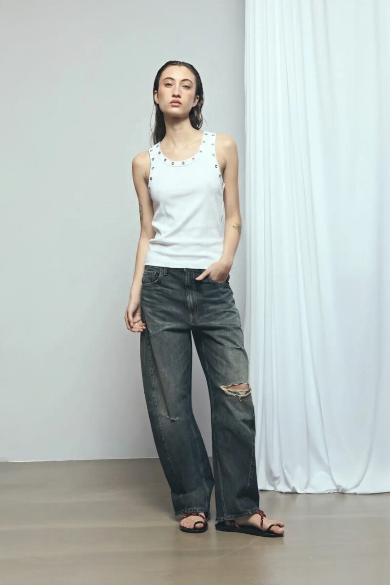 Musculosa con ojalillos PREVENTA blanco