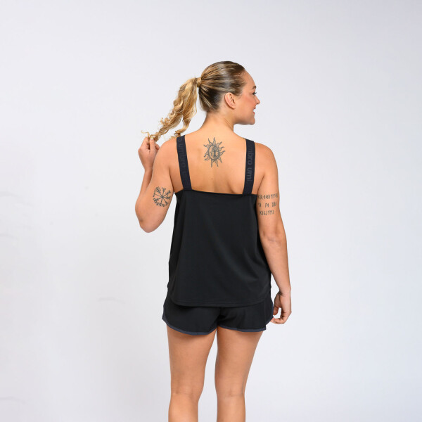 MUSCULOSA LESSLY DAMA Umbro Mujer 002