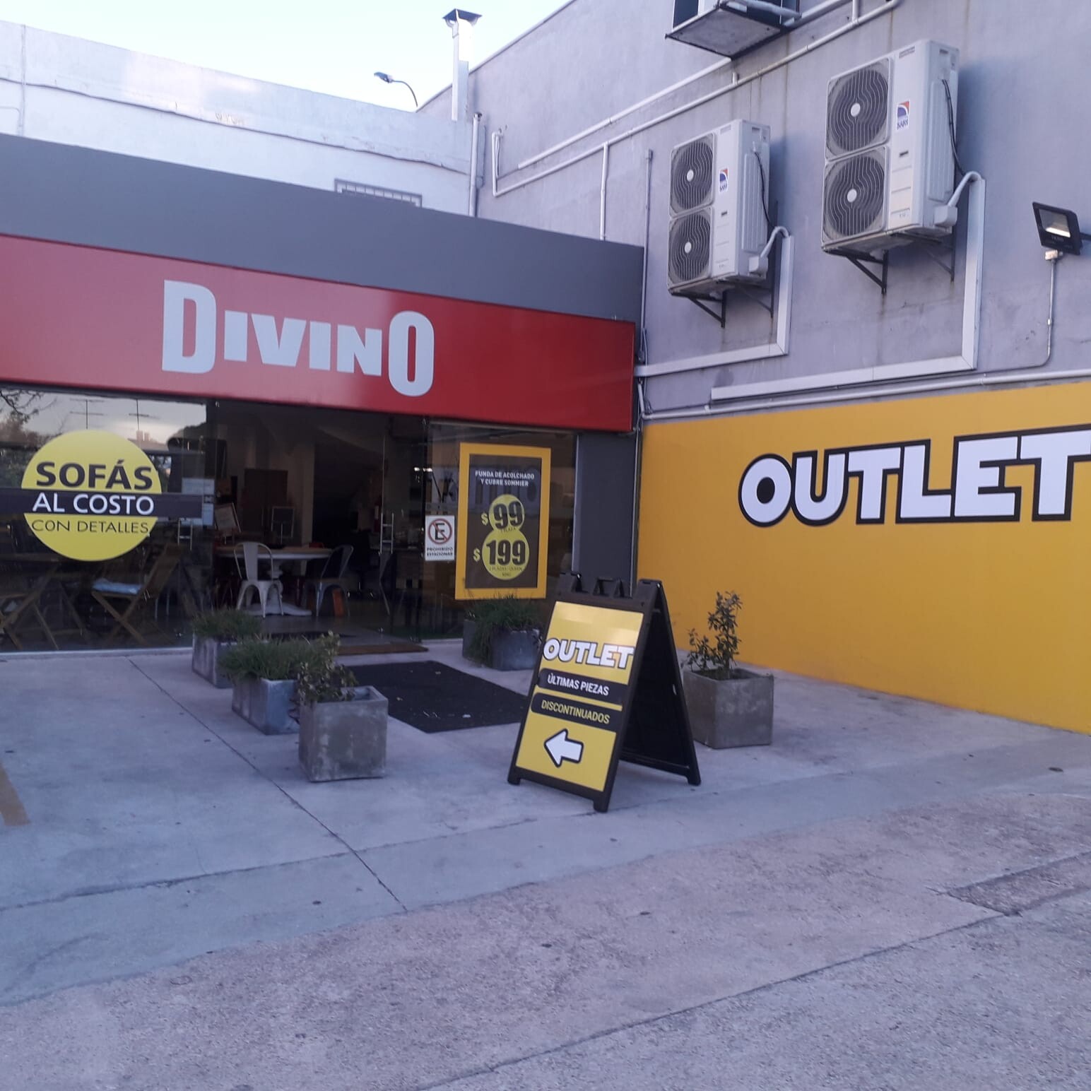 Outlet - Anexo Casa Central — Divino