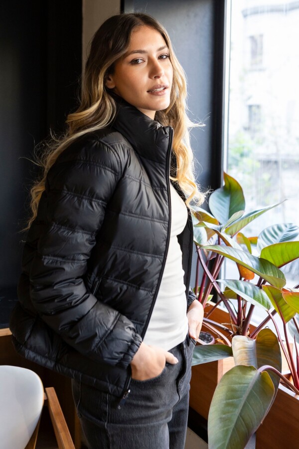 Campera Plumas Reversible Packable NEGRO