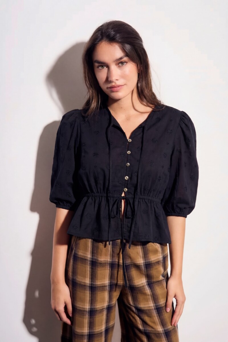 Blusa Broderie Negro