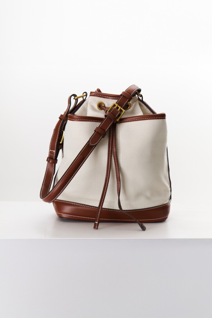 CARTERA VIVO CUERO NATURAL