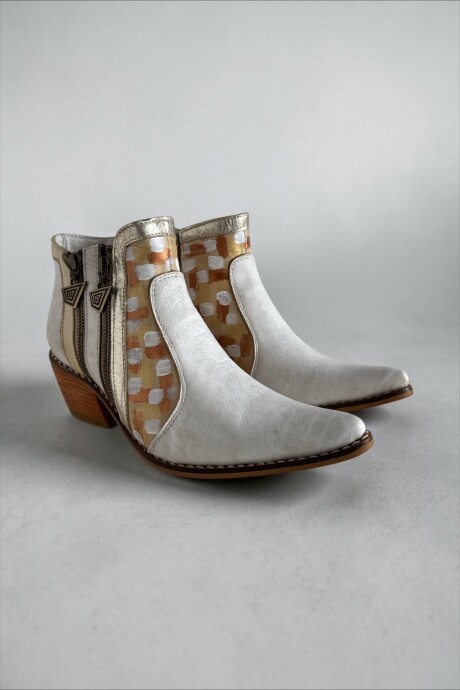 Bota Eva Blanca Combinada Con Arte Pintado A Mano Bota Eva Blanca Combinada Con Arte Pintado A Mano