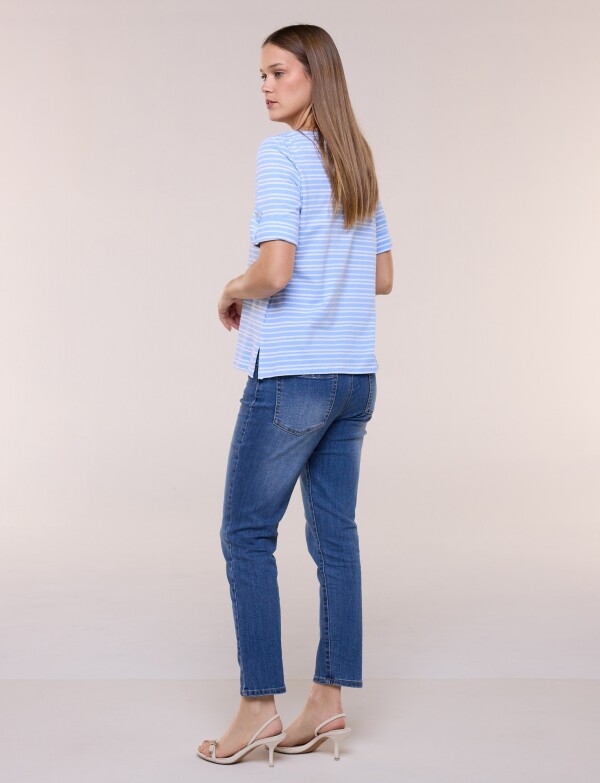 Remera De Algodón Lineas CELESTE