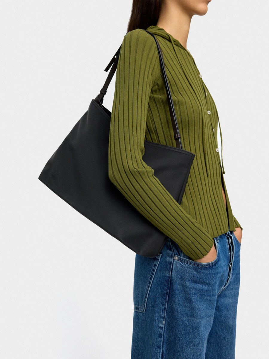 Bolso Shopper De Nylon Con Colgante negro