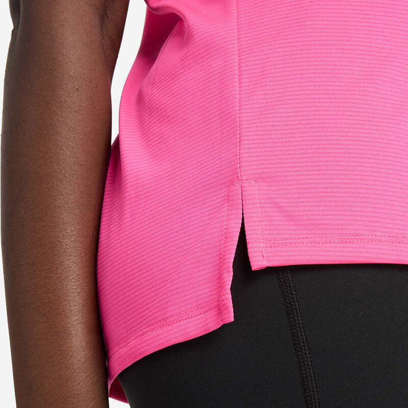 Remera New Balance Short Sleeve Rosa