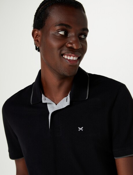 CAMISA DE CUELLO CON BORDADO NEGRO