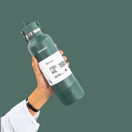 BOTELLA TERRANO TERMICA C/PICO 750ML VERDE BOTELLA TERRANO TERMICA C/PICO 750ML VERDE