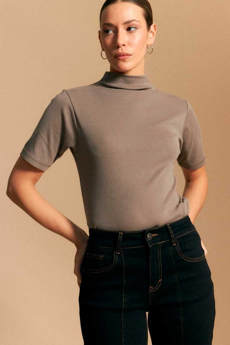 POLERA MANGA CORTA ALLIE ZAMORA 