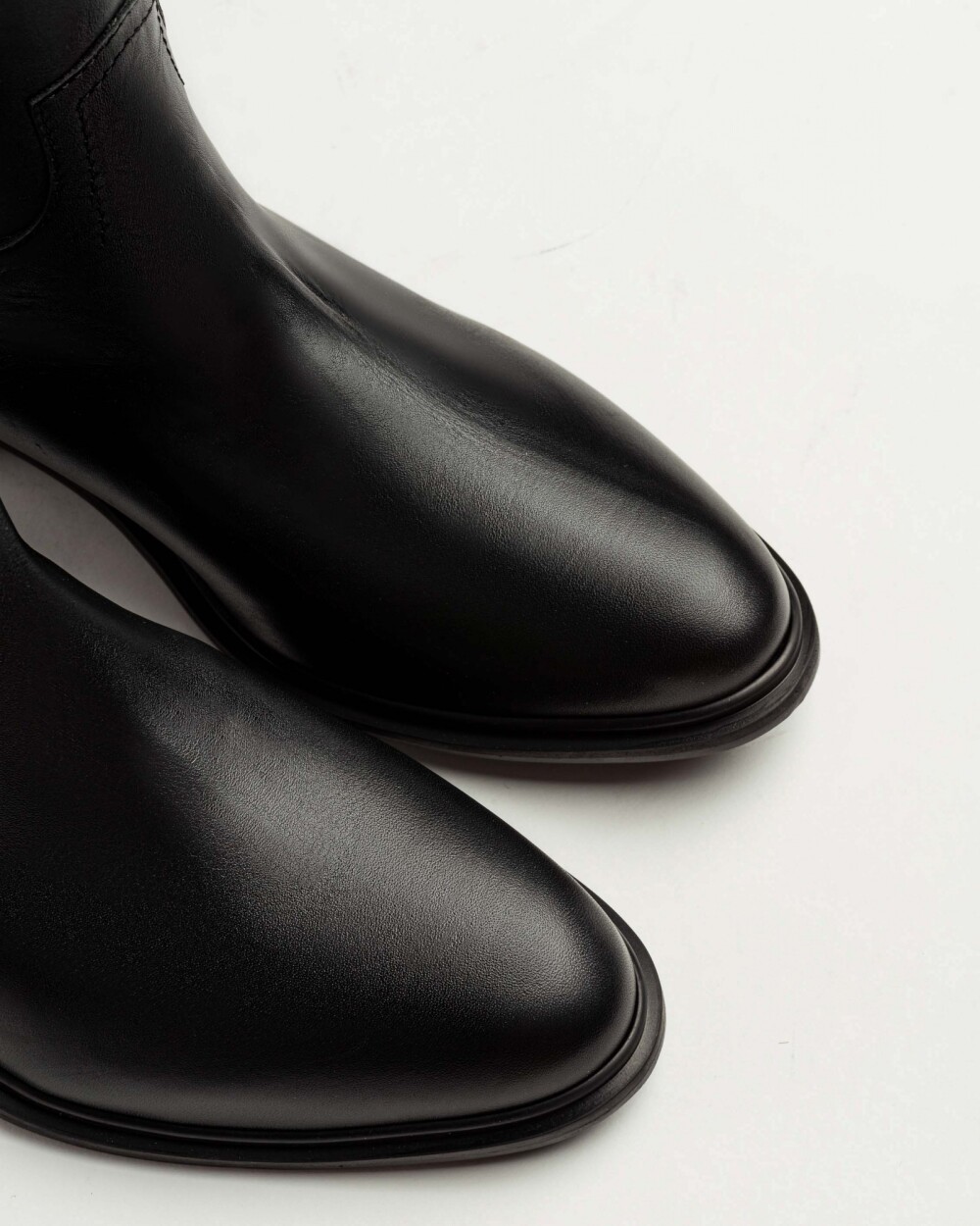 Bota caña alta New ascot en cuero vaqueta Negro