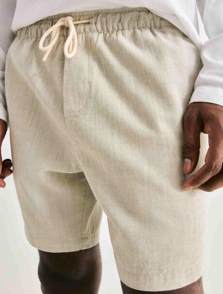 BERMUDA EN TELA TEXTURIZADA BEIGE