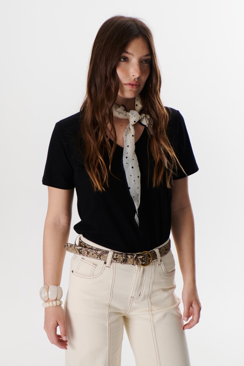 REMERA V DOBLE NEGRO