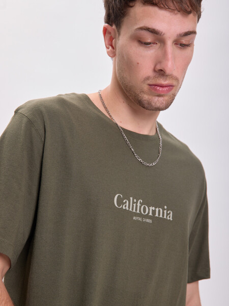 Remera estampa California Verde