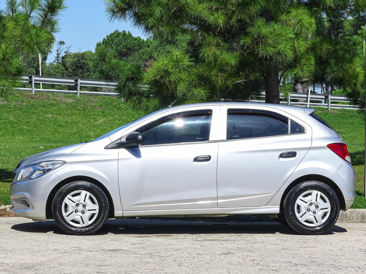 Chevrolet Onix Joy 1.0 Extra Full 2018| Permuta / Financia Chevrolet Onix Joy 1.0 Extra Full 2018| Permuta / Financia