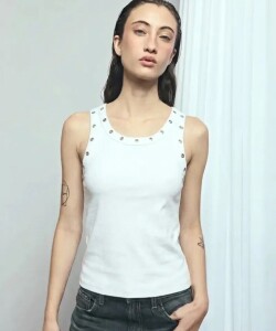 Musculosa con ojalillos PREVENTA blanco