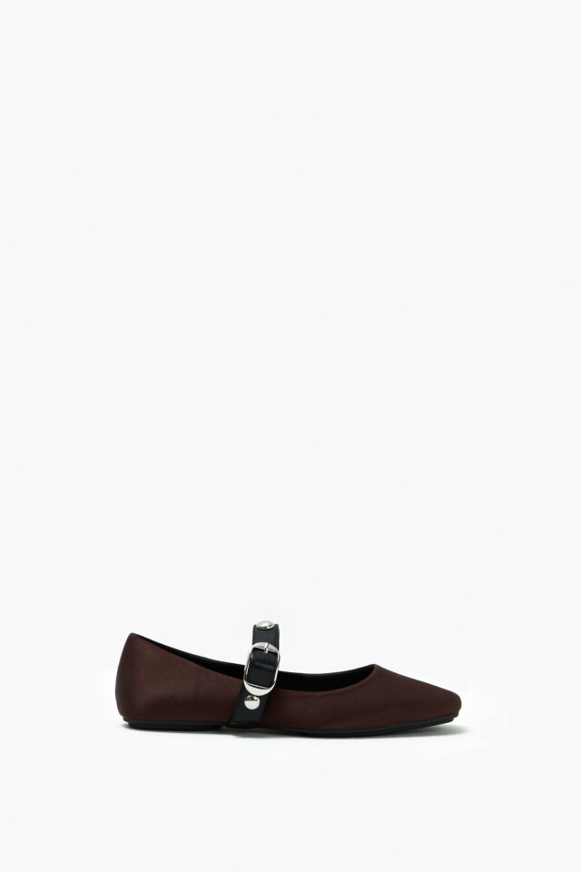 Balerina con tachas chocolate