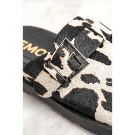 Zueco Cuero Vaca Negro