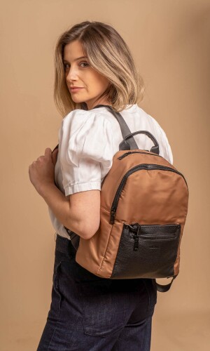 MOCHILA ORQUIDEA CAJU