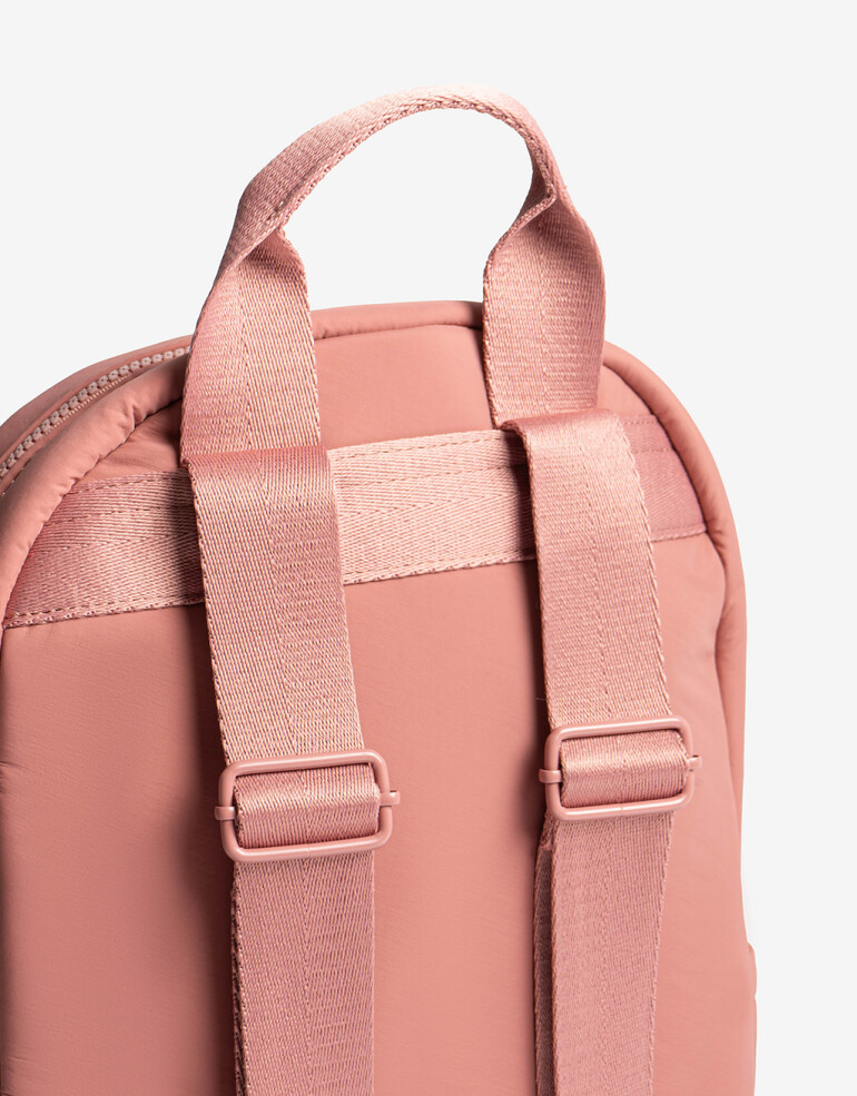 Mochilas Urbanas Nylon Mochila En Material Reciclado - Rosa Oscuro