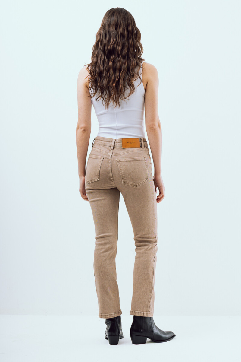 Nust Beige