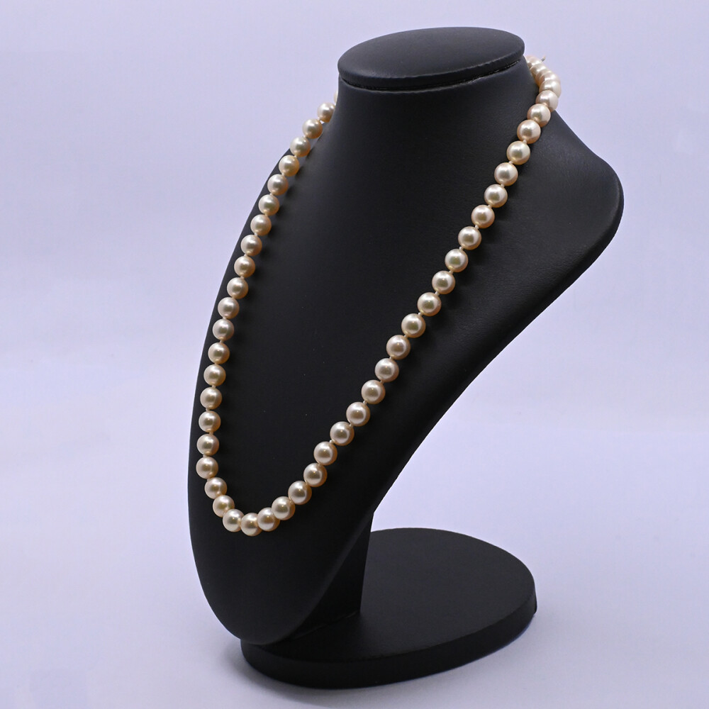 Collar perlas de cultivo y broche oro 18k 2 tonos con brillantes. Collar perlas de cultivo y broche oro 18k 2 tonos con brillantes.