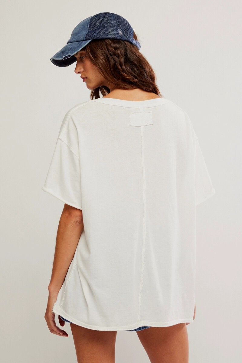 REMERA NINA V Marfil