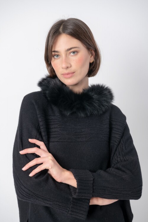 Sweater con cuello piel Negro