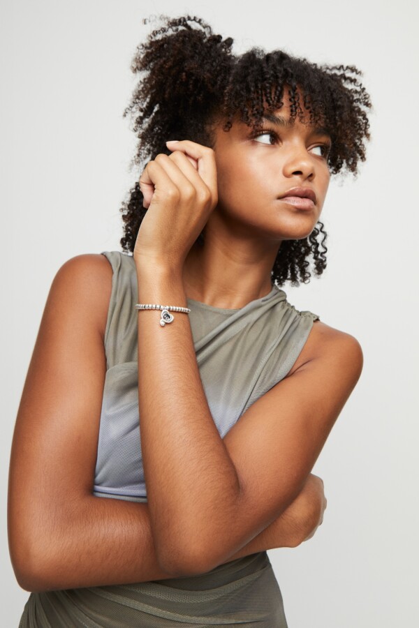 PULSERA DE BOLAS BAÑADAS EN PLATA DE LEY CON CRISTAL NEGRO Pulsera
