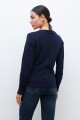 Sweater con bordado floral azul marino