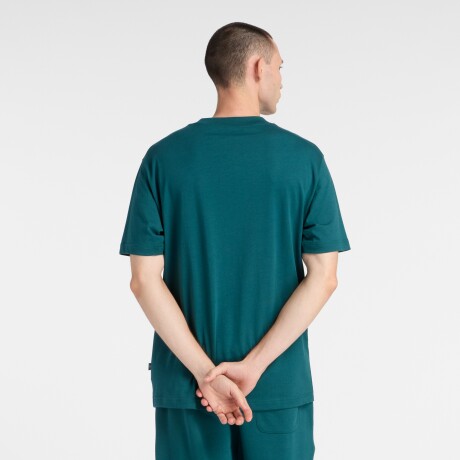 Remera New Balance de Hombre - Linear Lines - MT53927AAV GREEN