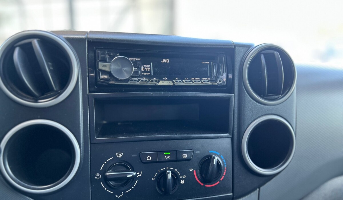 Peugeot Partner B9 5 Plz. 2010 1.6 Peugeot Partner B9 5 Plz. 2010 1.6