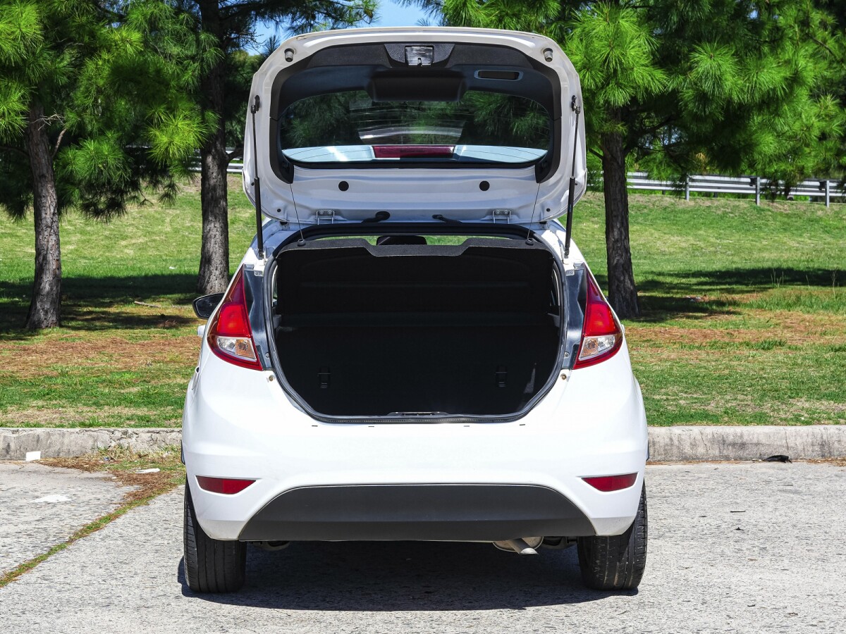 Ford Fiesta S 1.6 Extra Full 2015 EXCELENTE ESTADO! Ford Fiesta S 1.6 Extra Full 2015 EXCELENTE ESTADO!