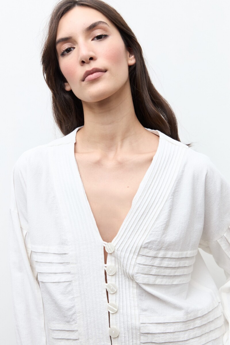 Blusa botones y alforzas blanco