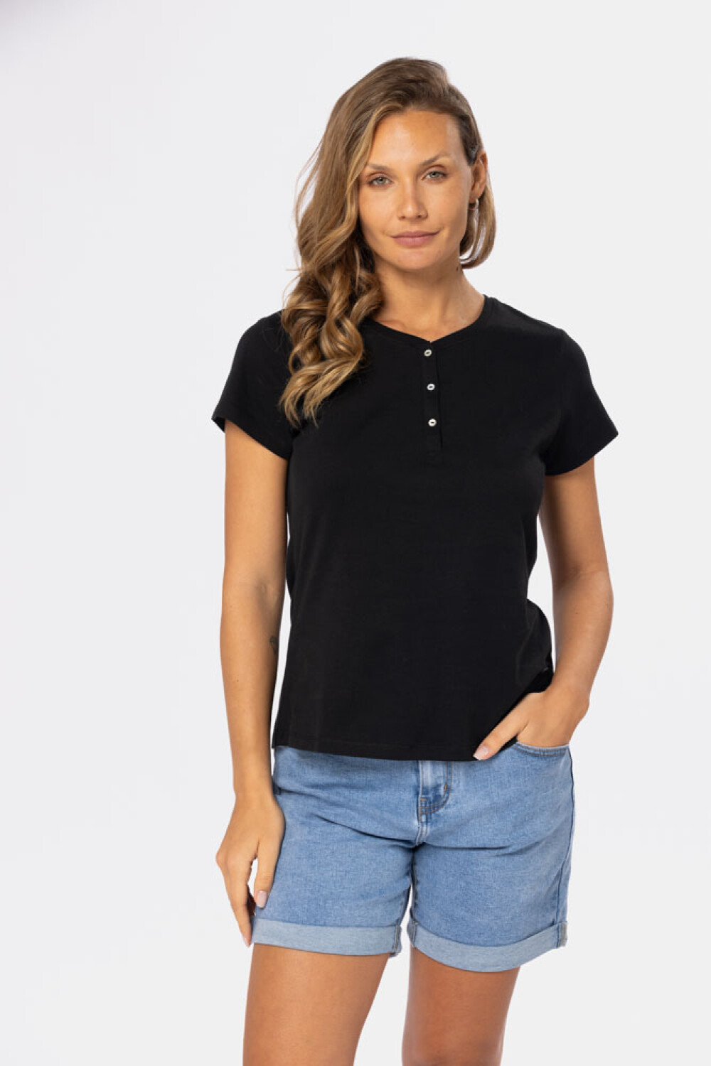 REMERA LISA Negro