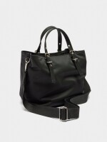 Bolso Tote De Nylon Con Colgante negro