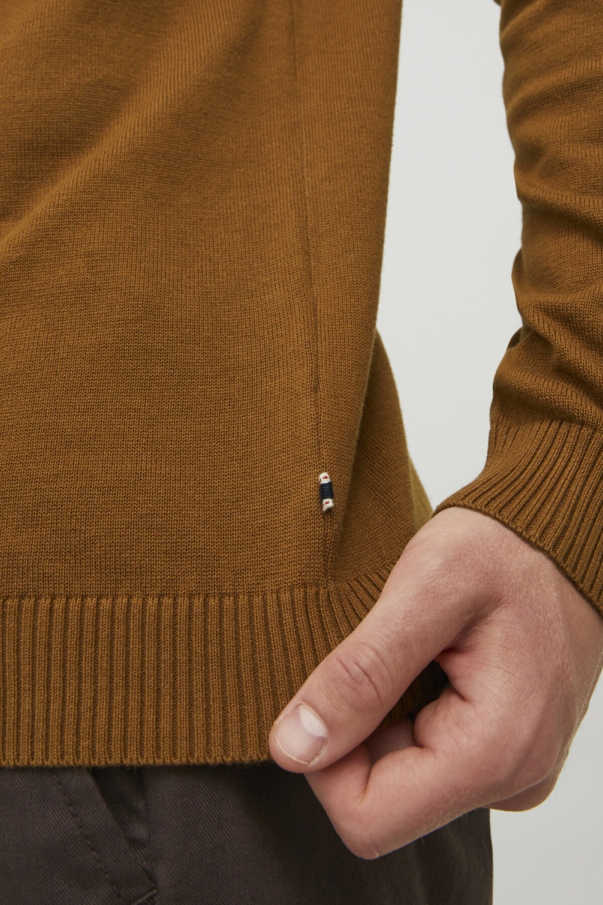 Sweater Basic Clásico Rubber