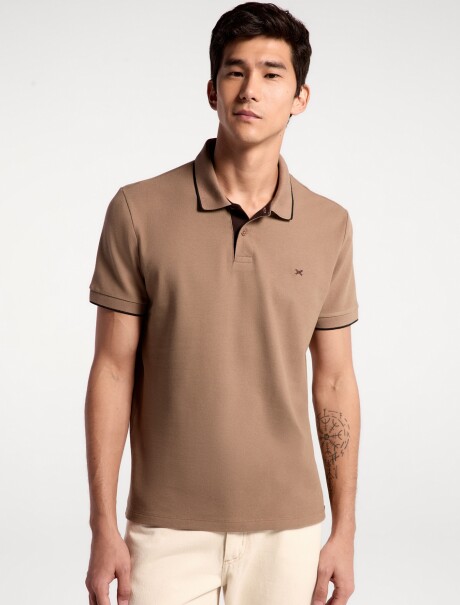 CAMISA DE CUELLO CON BORDADO MARRÓN
