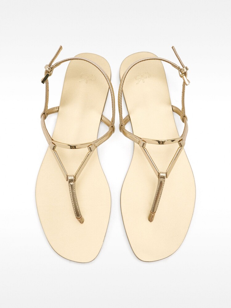 Sandalias Planas Con Tiras Y Detalle Metálico dorado