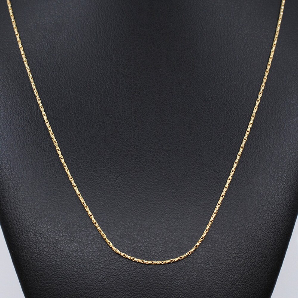 Cadena en oro 18k amarillo, fina. Largo 45cm Cadena en oro 18k amarillo, fina. Largo 45cm