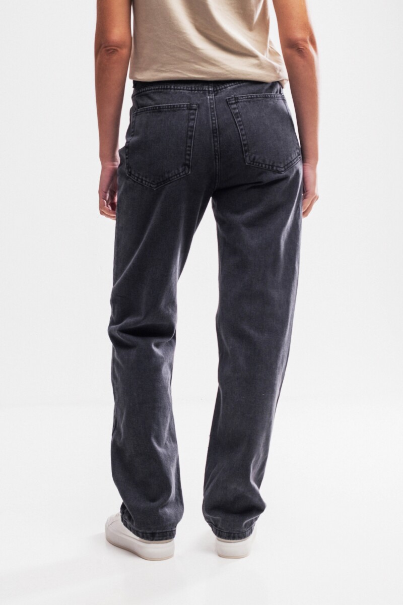 Jean relaxed Negro