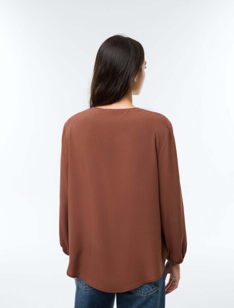 BLUSA DE MANGA TRES CUARTOS EN VISCOSA MARRÓN