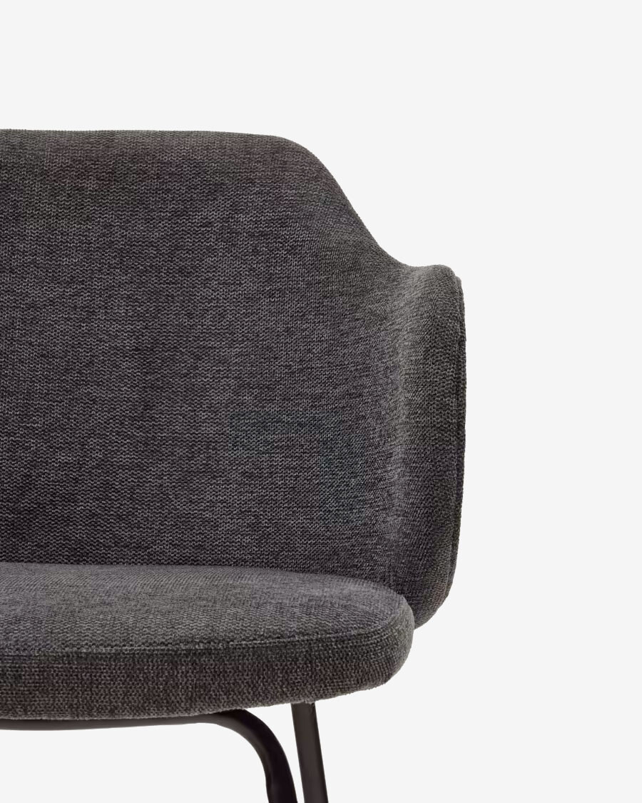 Silla Yunia gris oscuro con patas de acero con acabado pintado negro