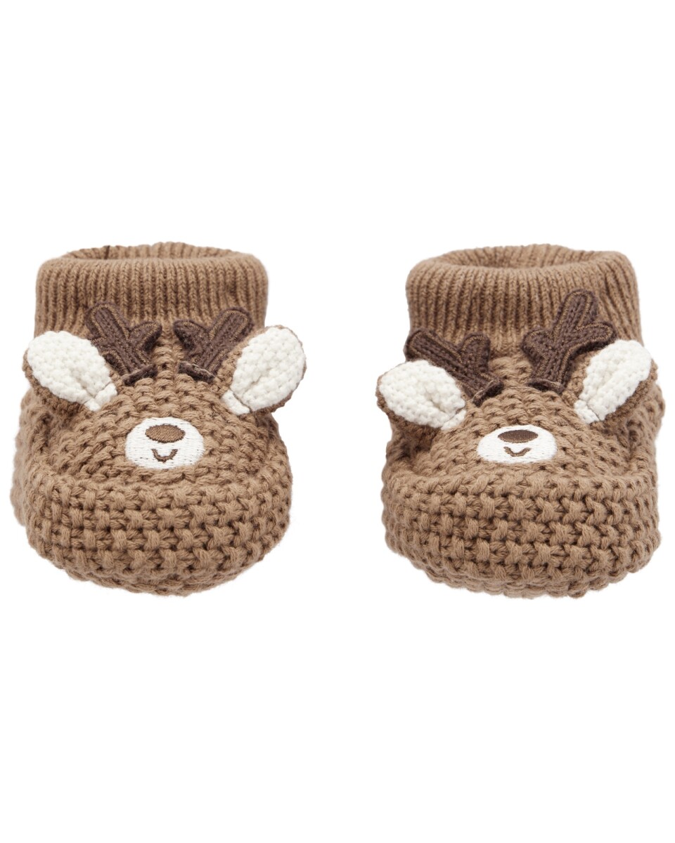 Escarpines a crochet, diseño reno 