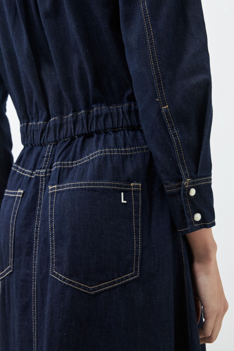 Vestido de jean camisero con falda evasé jean oscuro