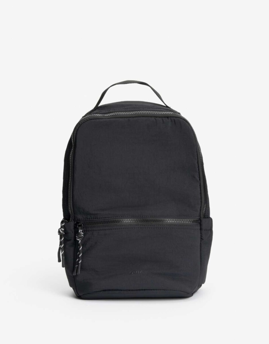 Mochila Con Bolsillo Delantero Y Laterales - Negro 