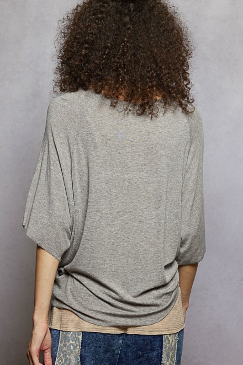REMERA Gris